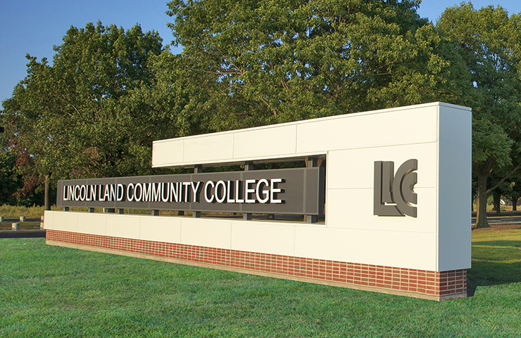 The front entrance sign to Lincoln Land Community College.